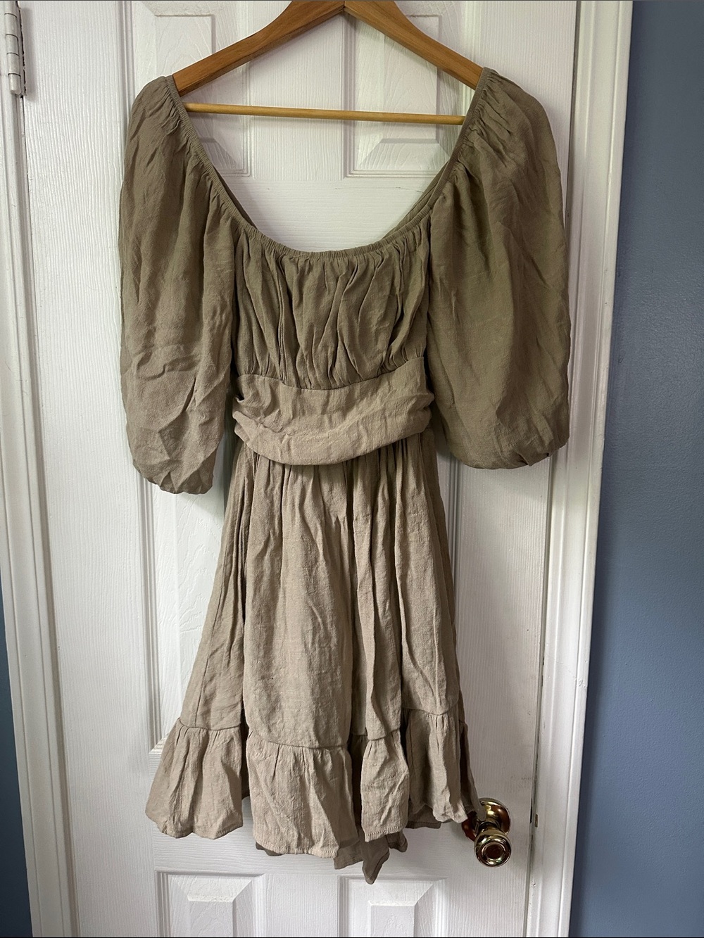 Amazon Mini Dress in Taupe with Puff Sleeves